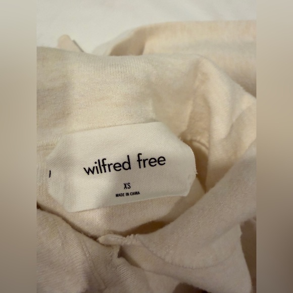 Aritzia Wilfred Free Beige Button-Up Utility Jacket in Birch. - Picture 5 of 5